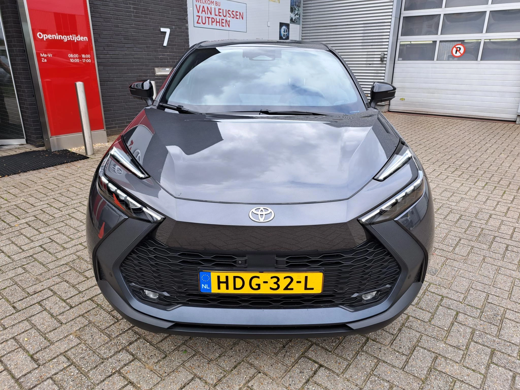 Hoofdafbeelding Toyota C-HR
