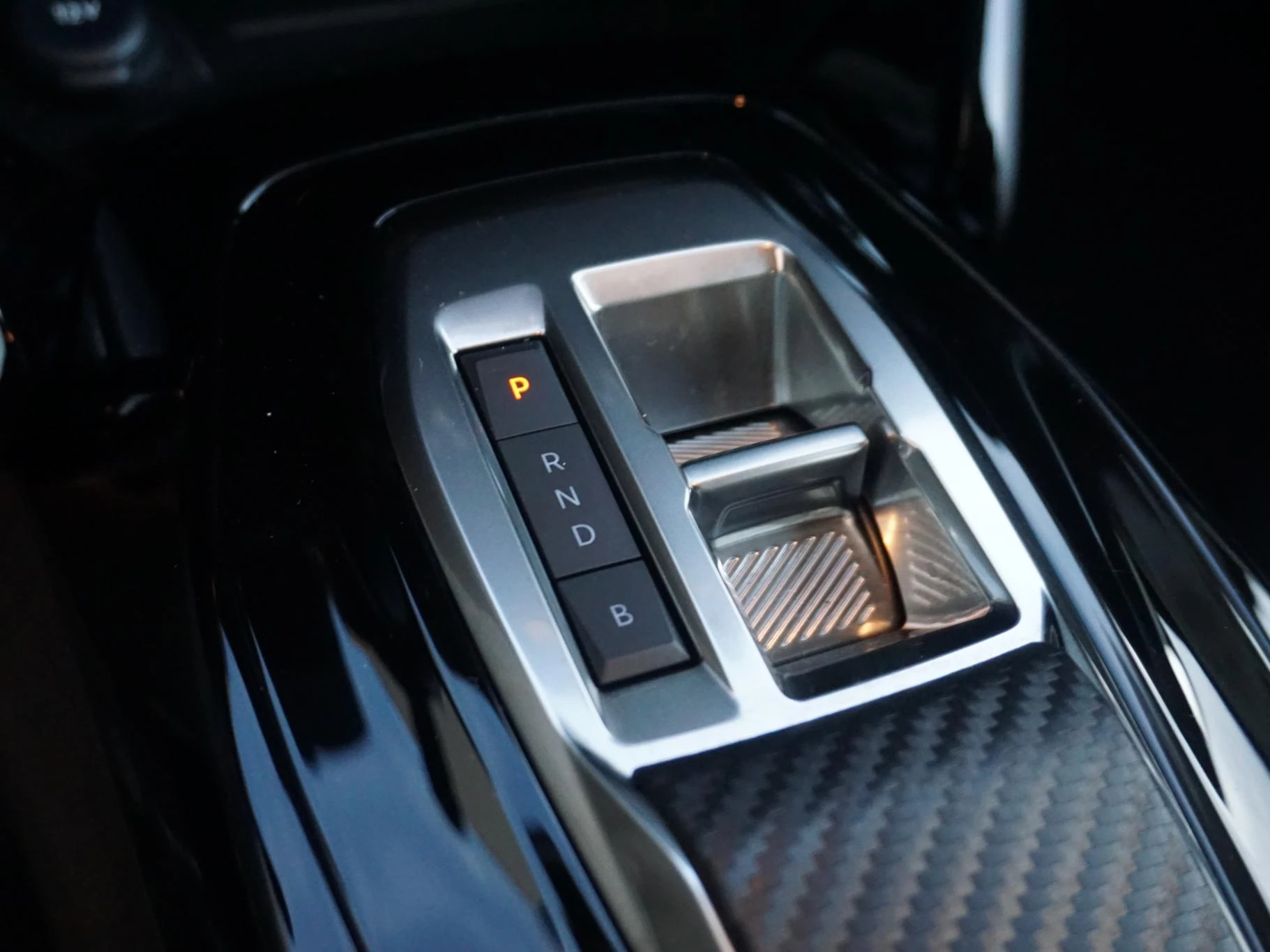 Hoofdafbeelding Peugeot e-208