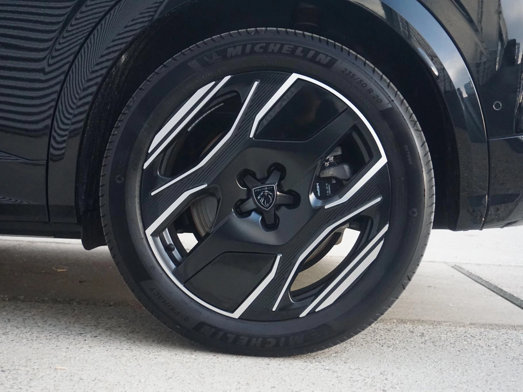 Hoofdafbeelding Peugeot e-3008