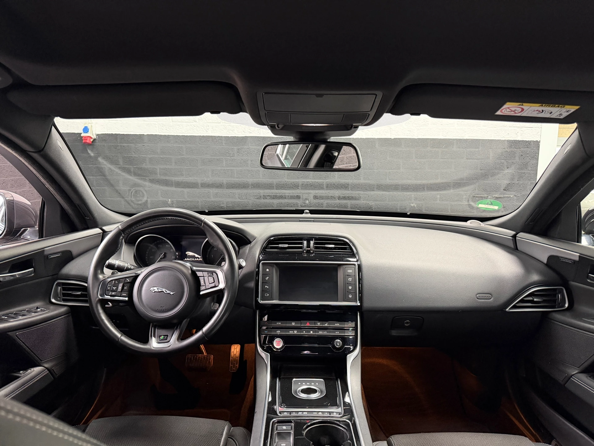 Hoofdafbeelding Jaguar XE