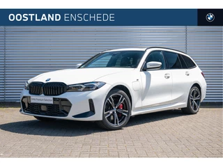 BMW 3 Serie Touring 330e High Executive M Sport Automaat / Panoramadak / Trekhaak / M Adaptief onderstel / Stoelverwarming / Adaptieve LED / Parking Assistant Plus / Harman Kardon / Live Cockpit Professional