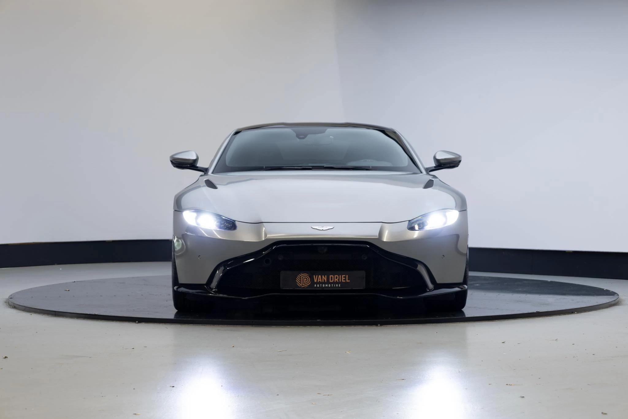 Hoofdafbeelding Aston Martin V8 Vantage