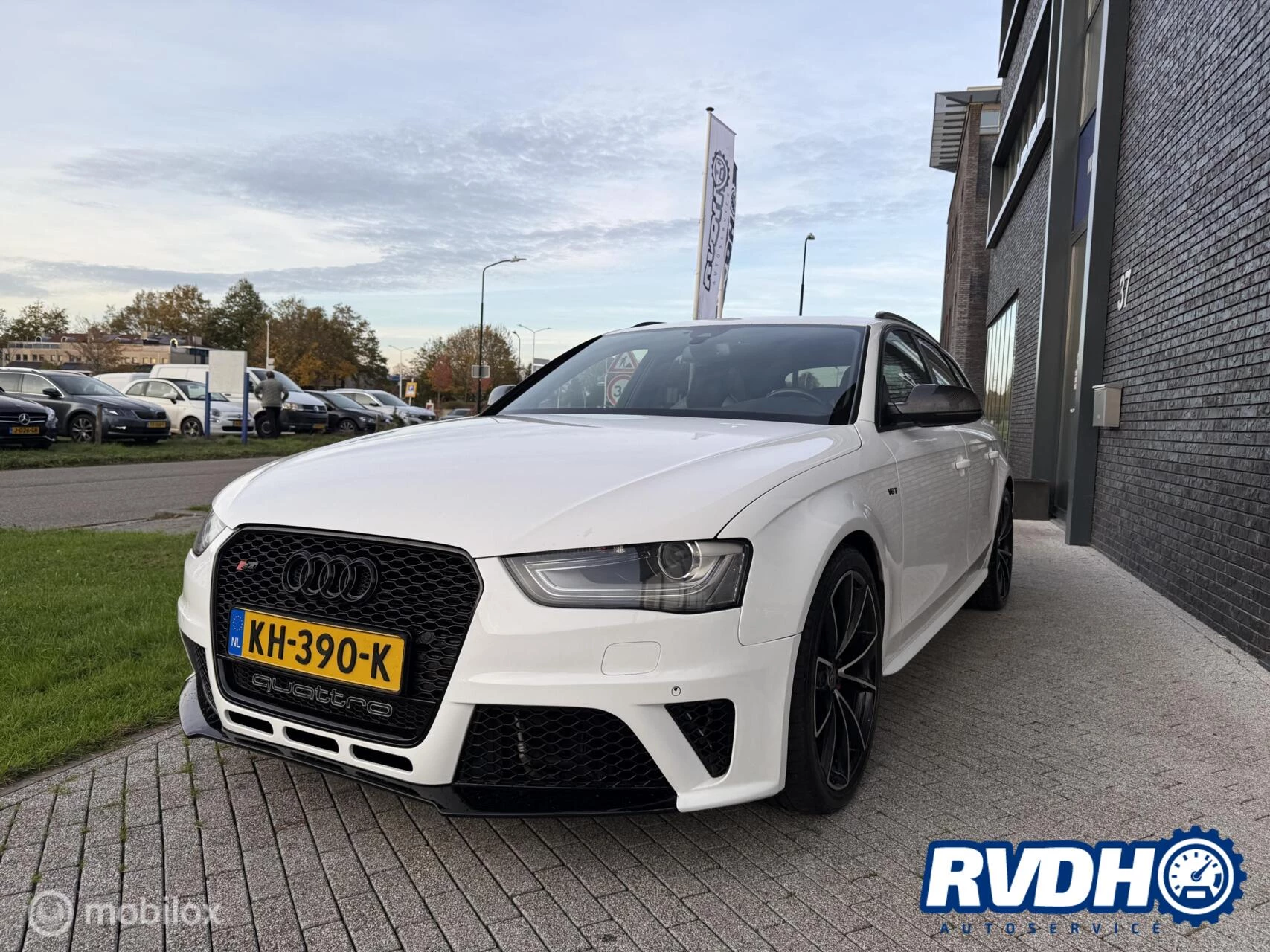 Hoofdafbeelding Audi S4