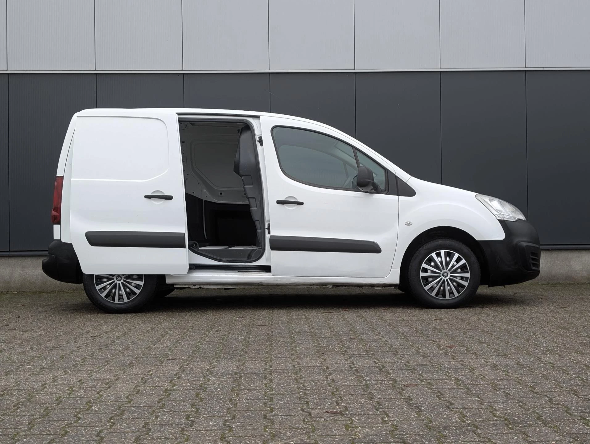 Hoofdafbeelding Peugeot Partner