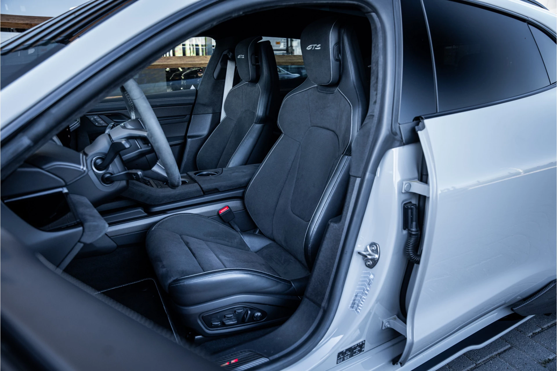 Hoofdafbeelding Porsche Taycan
