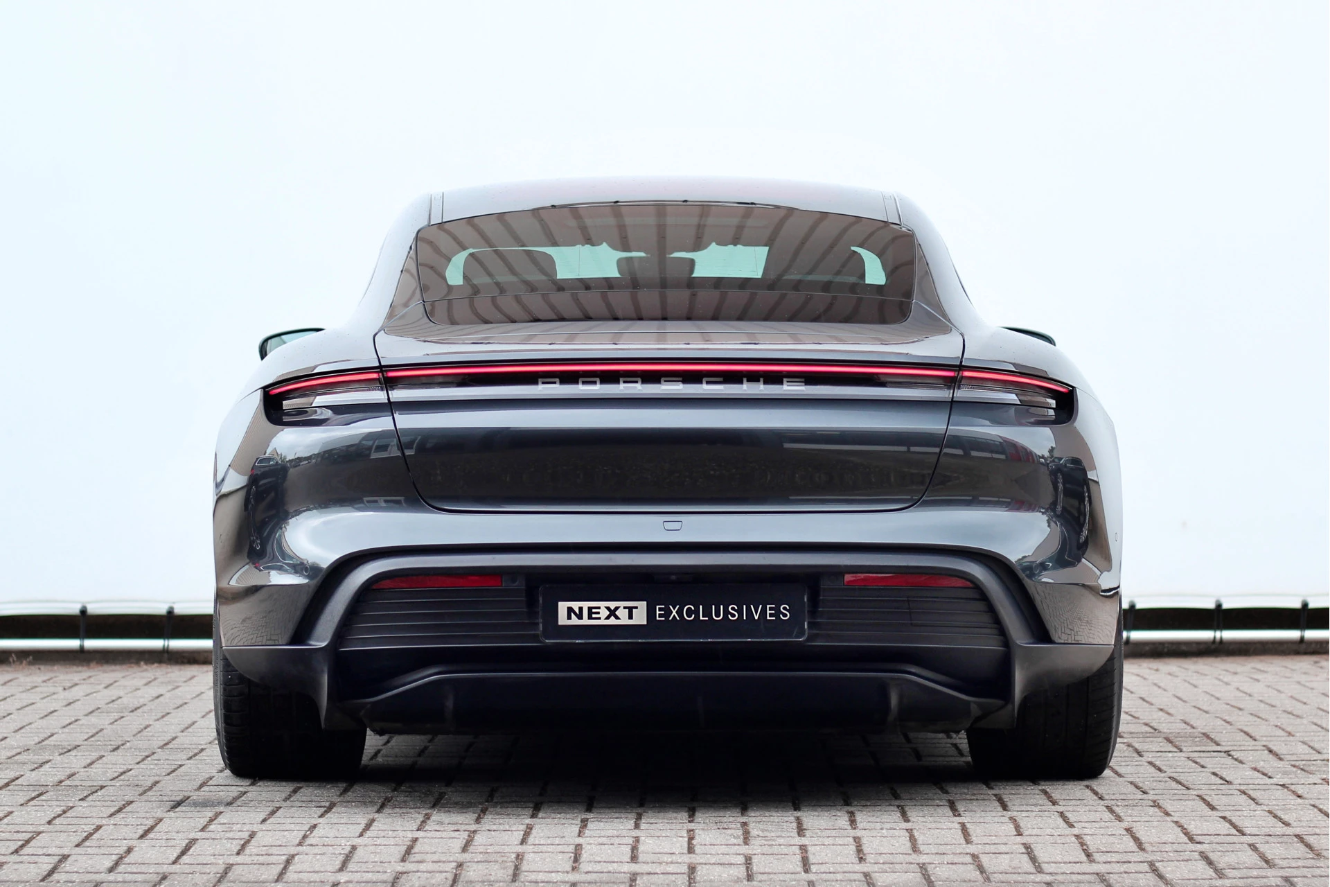 Hoofdafbeelding Porsche Taycan