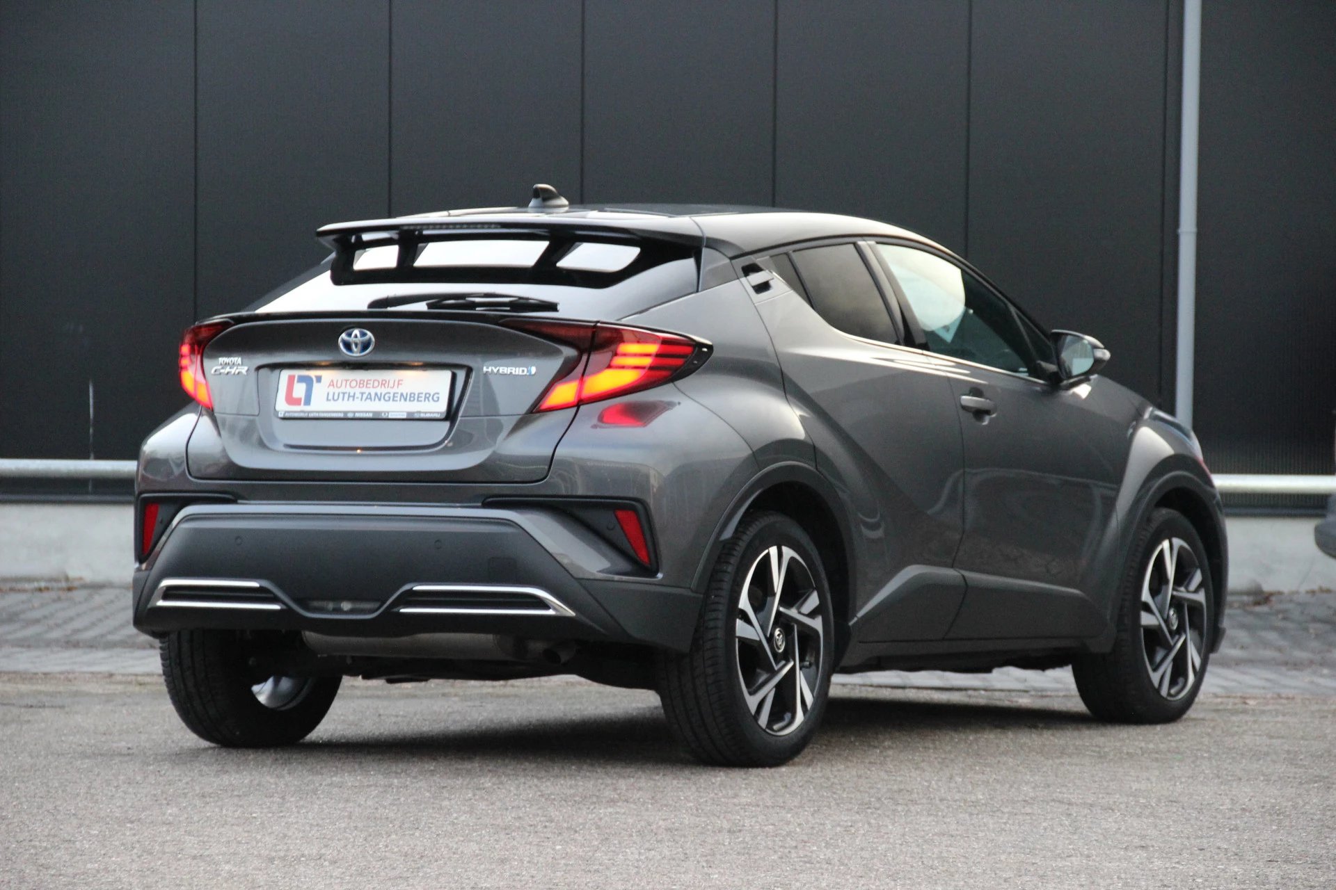 Hoofdafbeelding Toyota C-HR