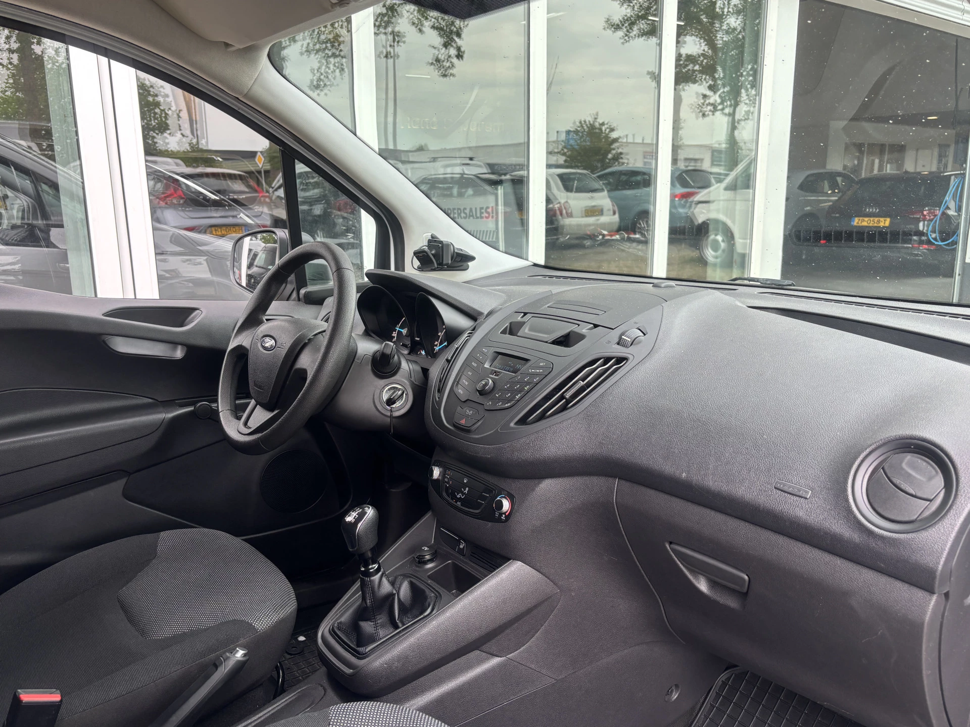 Hoofdafbeelding Ford Transit Courier