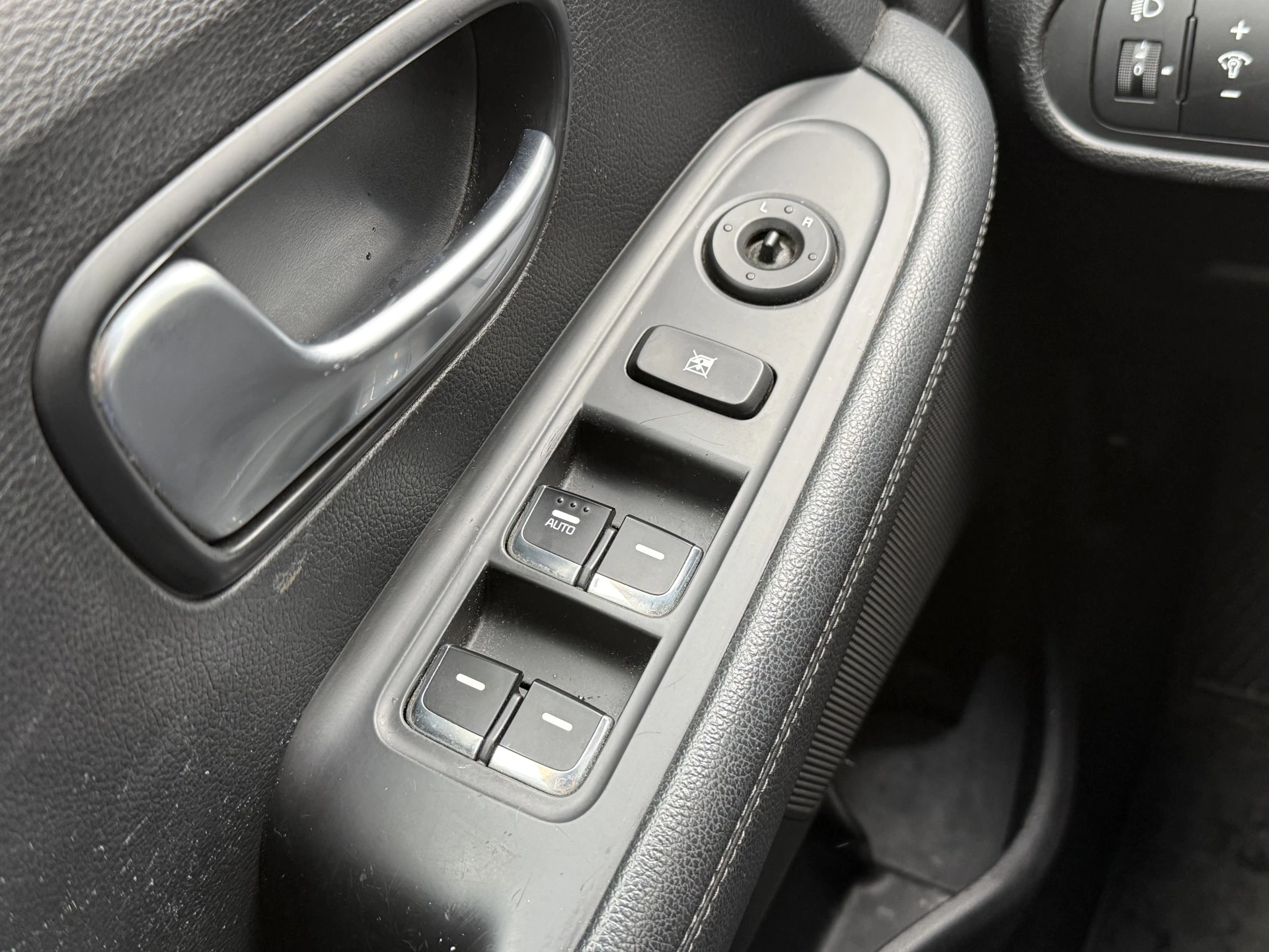 Hoofdafbeelding Kia Carens