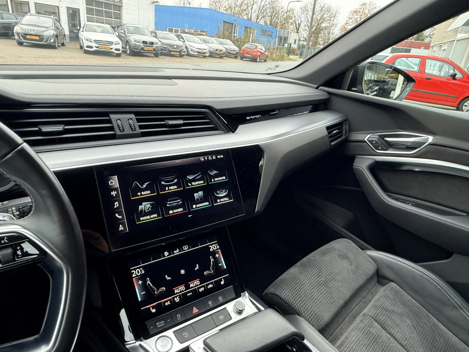 Hoofdafbeelding Audi e-tron