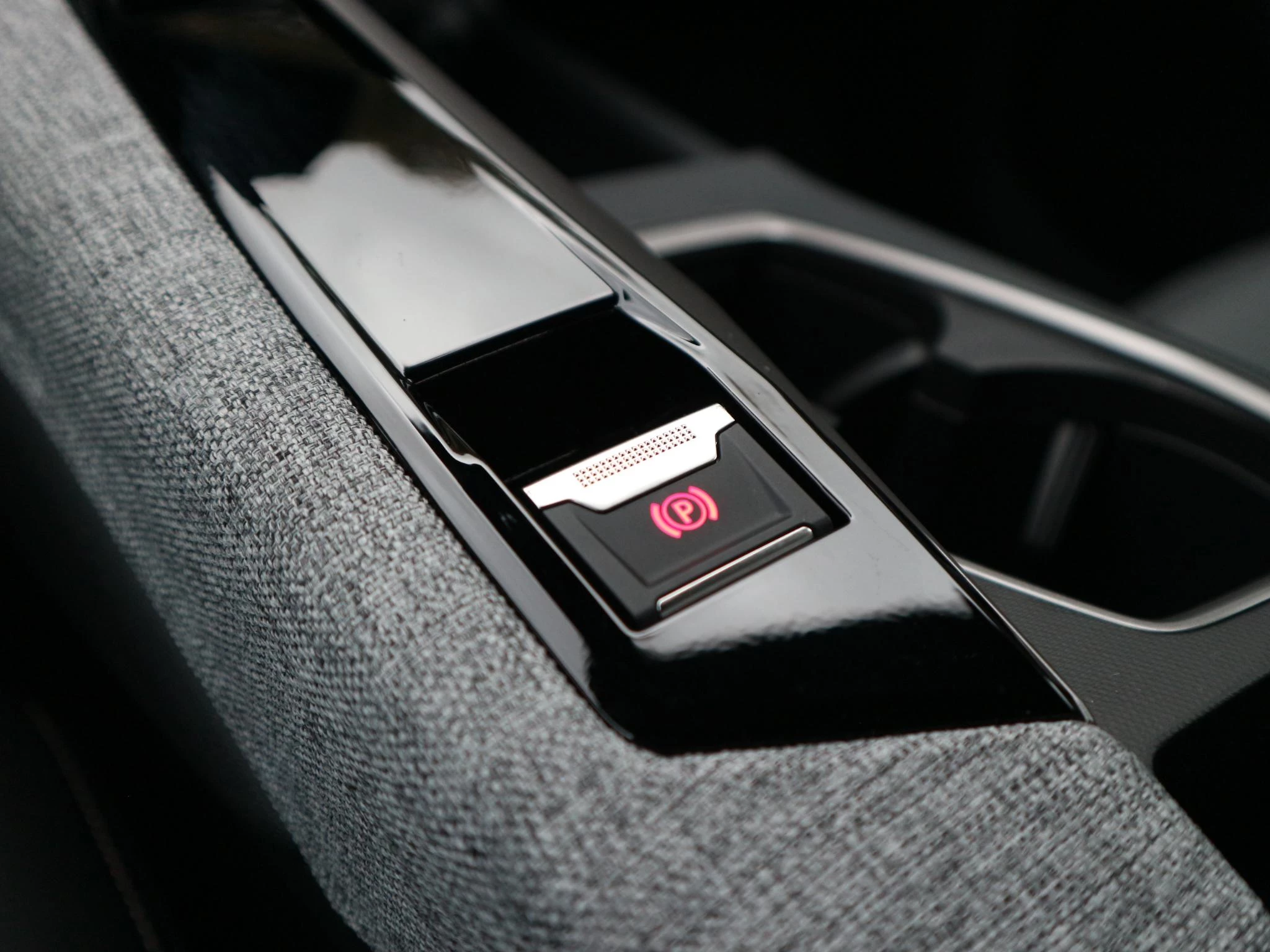 Hoofdafbeelding Peugeot e-3008