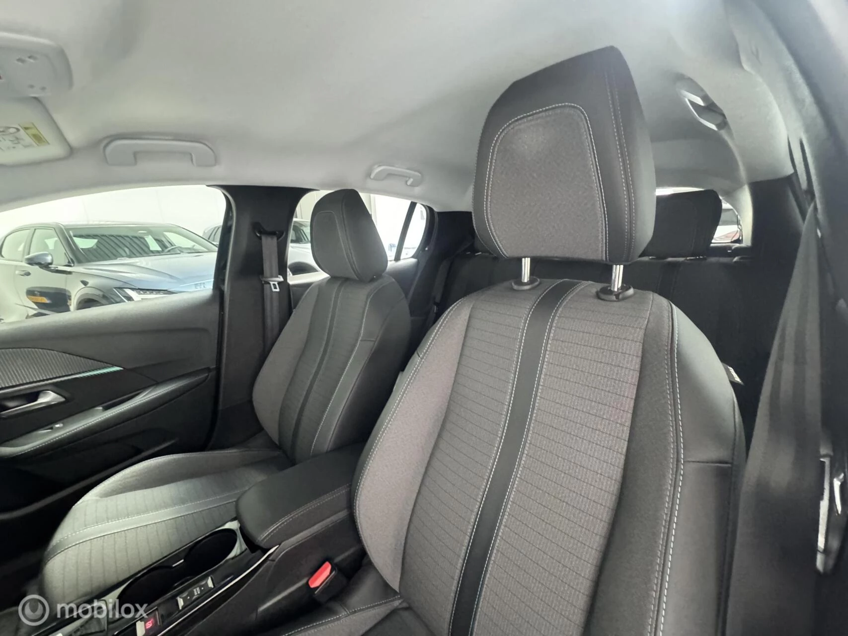 Hoofdafbeelding Peugeot e-208