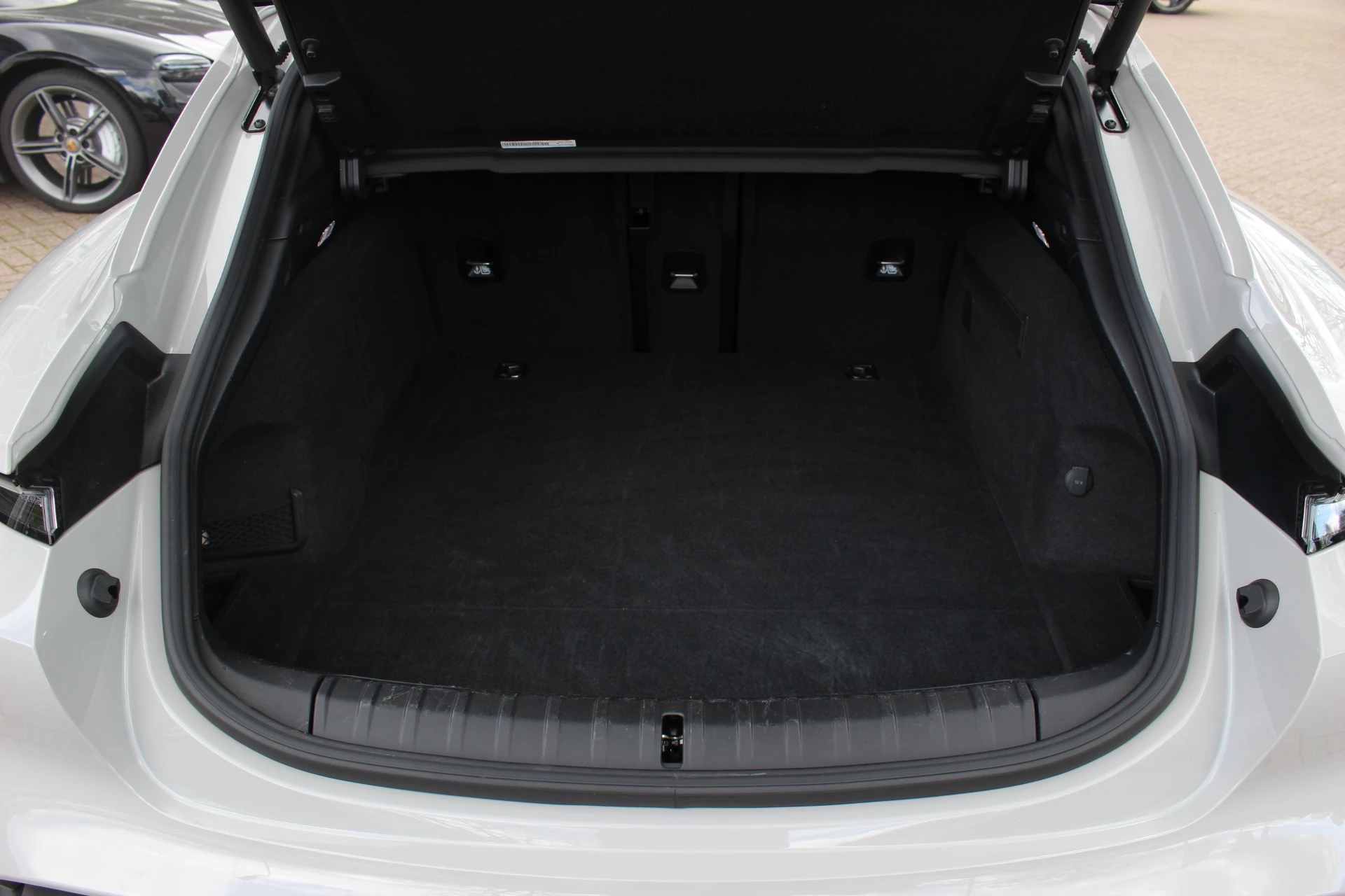 Hoofdafbeelding Porsche Taycan