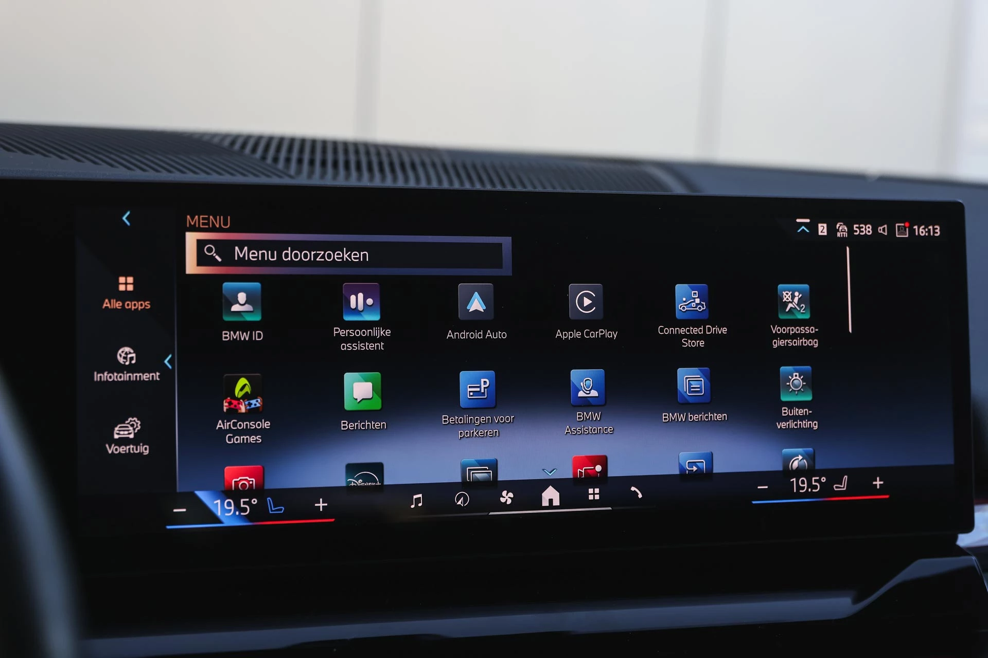 Hoofdafbeelding BMW i5