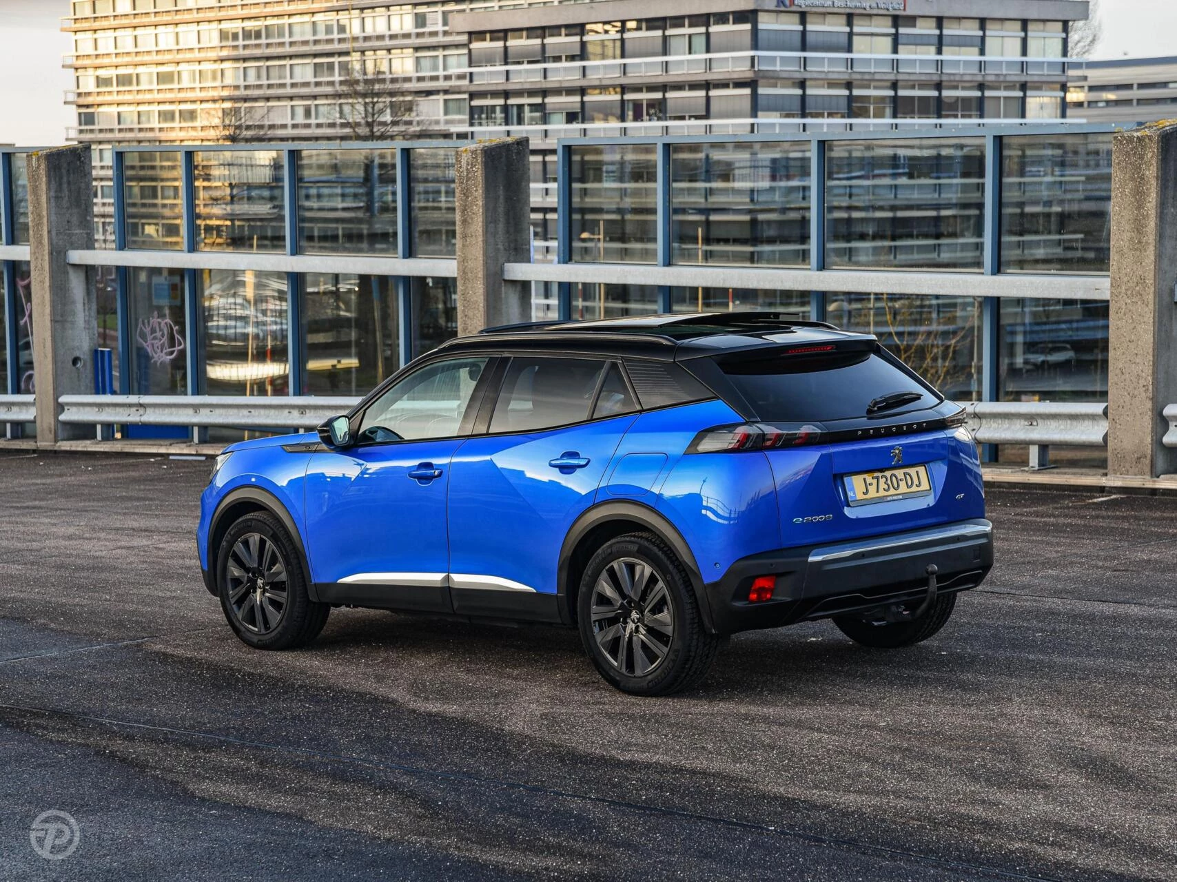 Hoofdafbeelding Peugeot e-2008