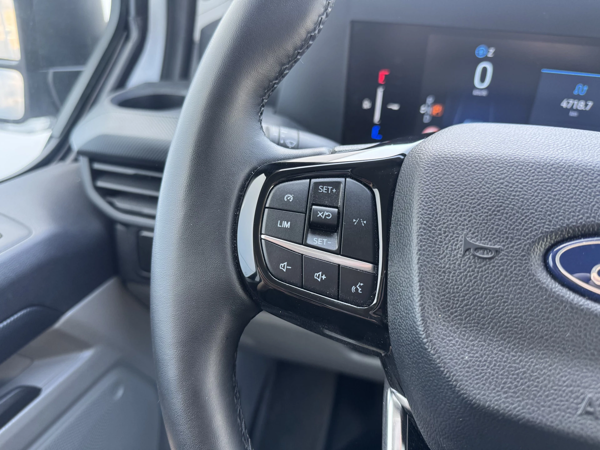 Hoofdafbeelding Ford E-Transit Custom