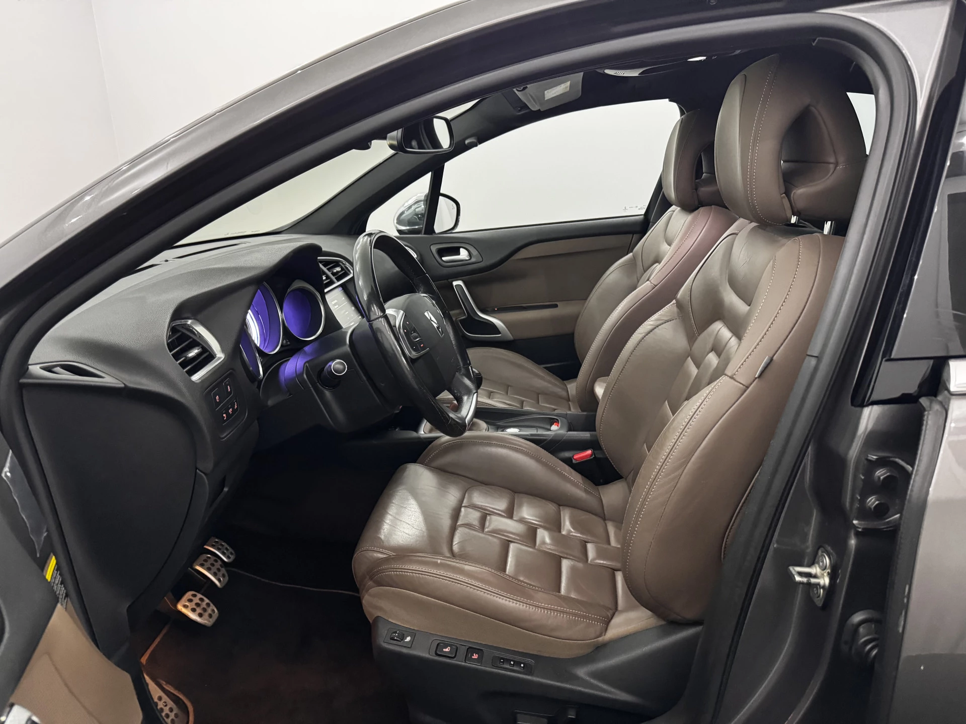 Hoofdafbeelding DS DS 4