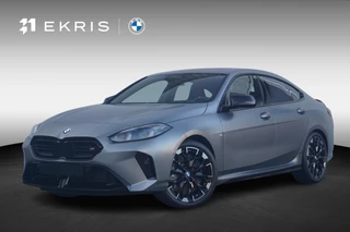 BMW 2 Serie Gran Coupé M235 xDrive M Sport Pro / Trekhaak / Panoramadak /  Driving Assistant Professional / Head-up / Rondomzicht Camera's / M sportstoelen / Elektrische Stoelen + Memory