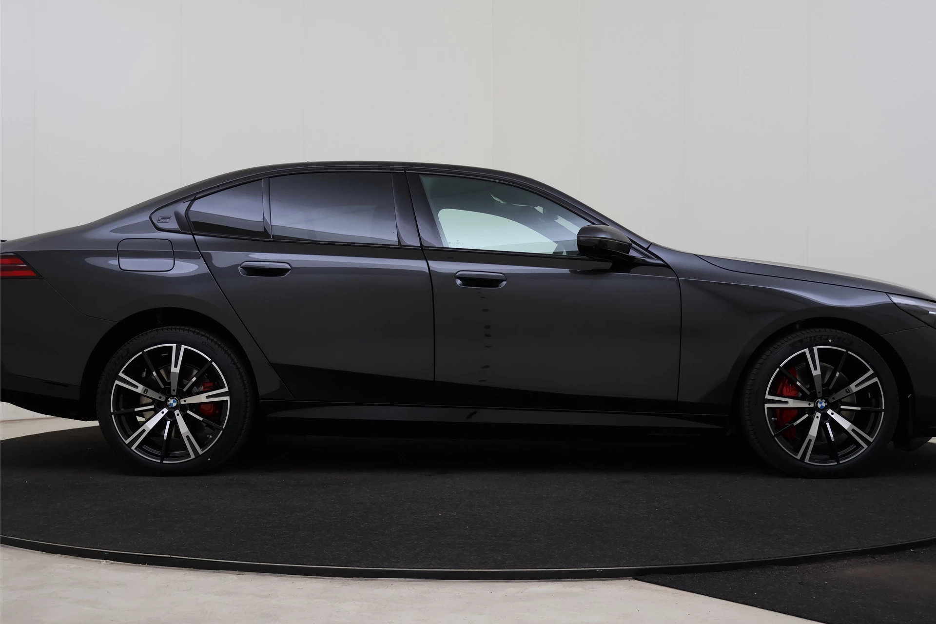 Hoofdafbeelding BMW i5