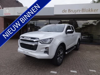 Hoofdafbeelding Isuzu D-Max Isuzu D-Max 1.9 Double Cab verlengd 5-persoons V-Cross Automaat BPM-vrij / 20 december 2024 / meest luxe uitvoering / trekhaak / lederen bekleding / Apple carplay / Android Auto / groot scherm / camera / BPM-VRIJ, LAATSTE DIE WIJ HEBBEN.