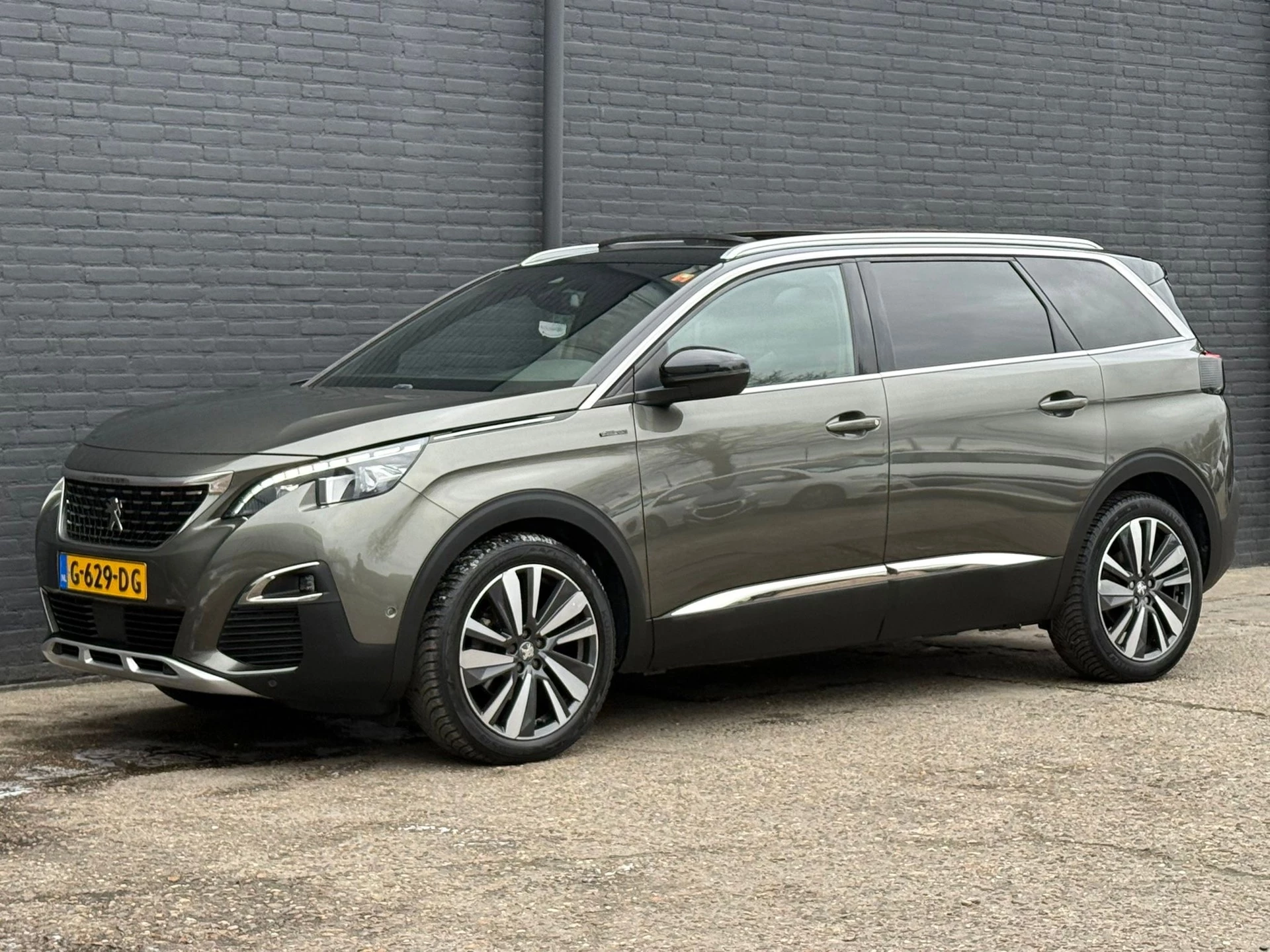 Hoofdafbeelding Peugeot 5008