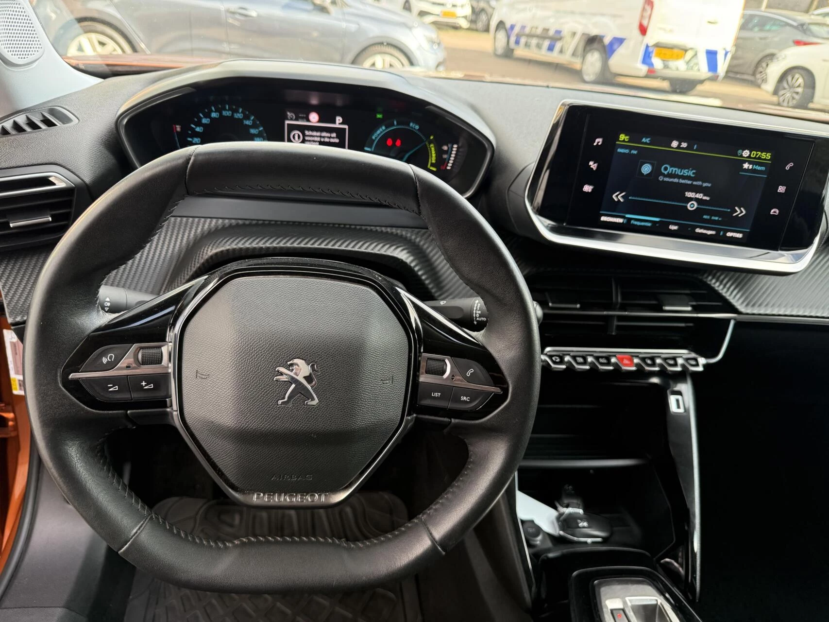 Hoofdafbeelding Peugeot e-2008
