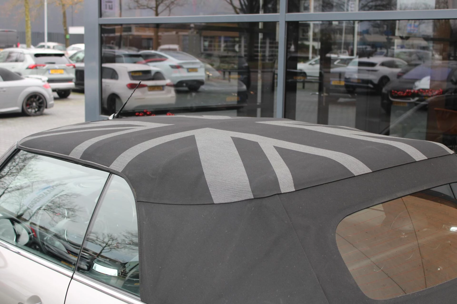 Hoofdafbeelding MINI Cabrio