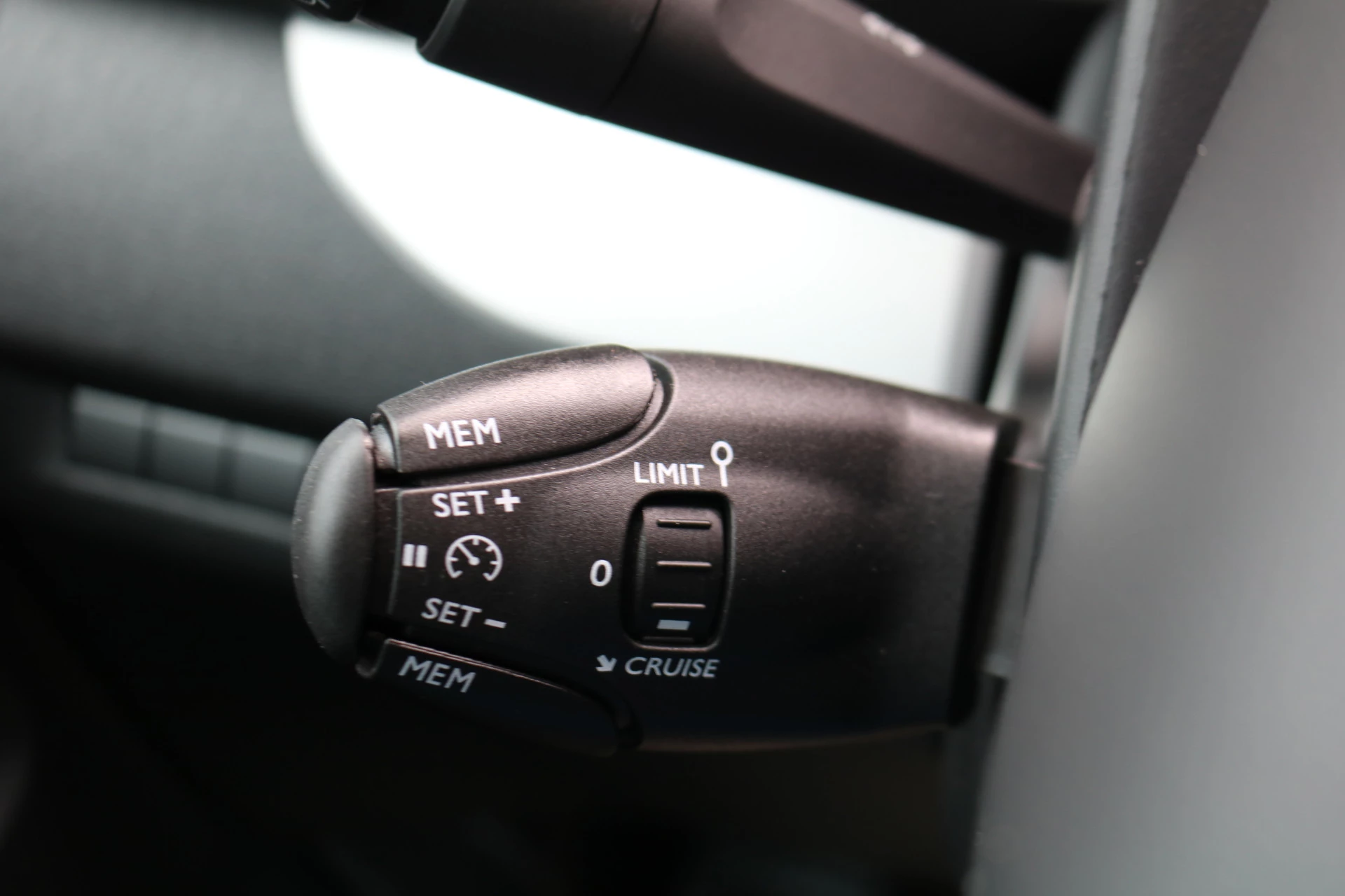 Hoofdafbeelding Peugeot e-Expert