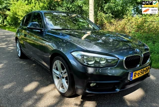 BMW 1-serie 116i Sport Shadow Edition navigatie sportstoelen