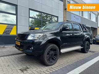 Toyota Hilux 3.0 D-4D SR DC 4WD AUT LEER 5 PERS CAMERA CLIMA APK 11-2025 NAP