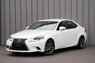 Lexus IS 300h F Sport Line | 223PK | Led | Stoelverwarming | Leder | Pdc | Clima | Navi | Cruise | Elek. Stoelen | 2015.