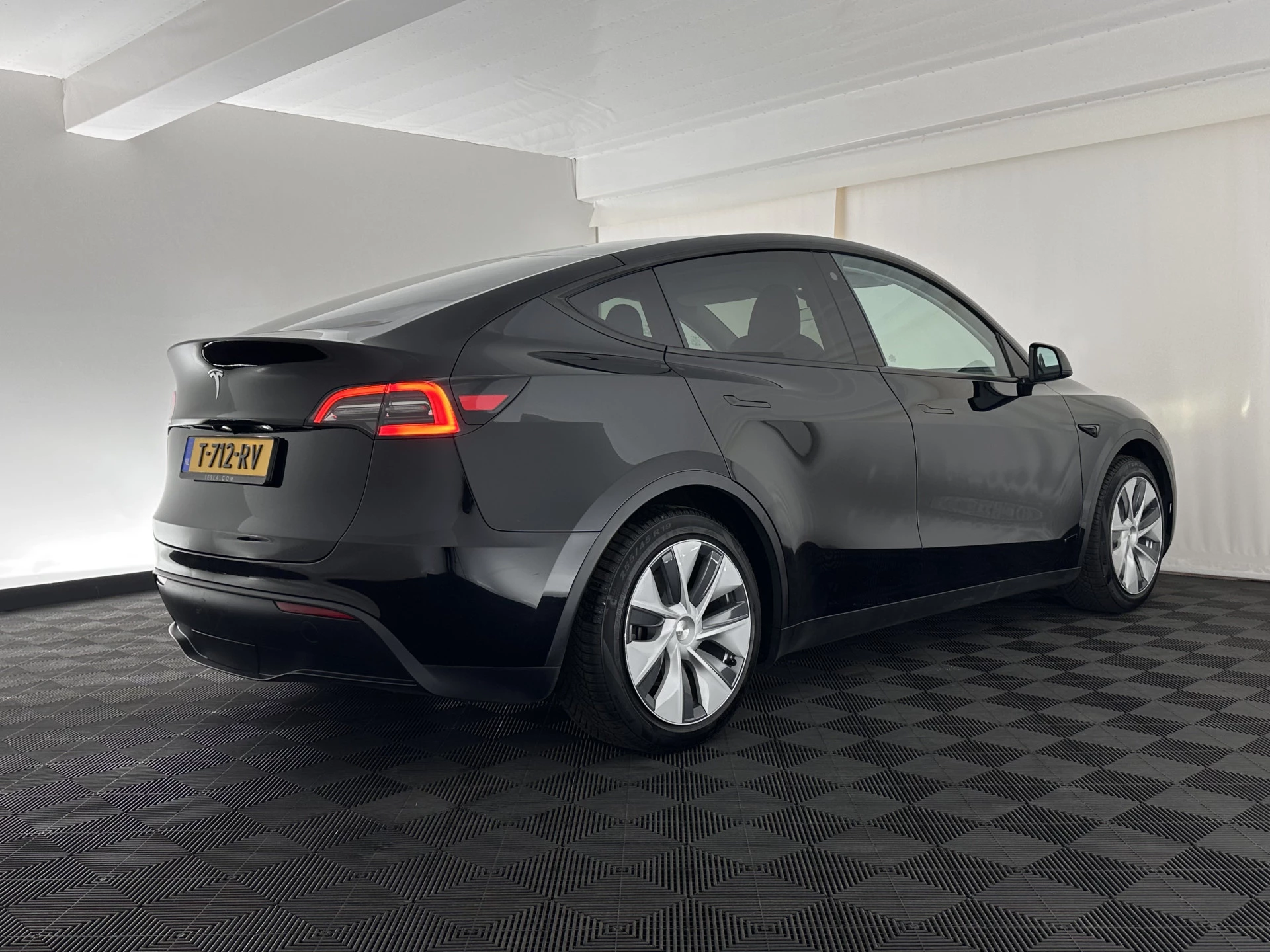 Hoofdafbeelding Tesla Model Y
