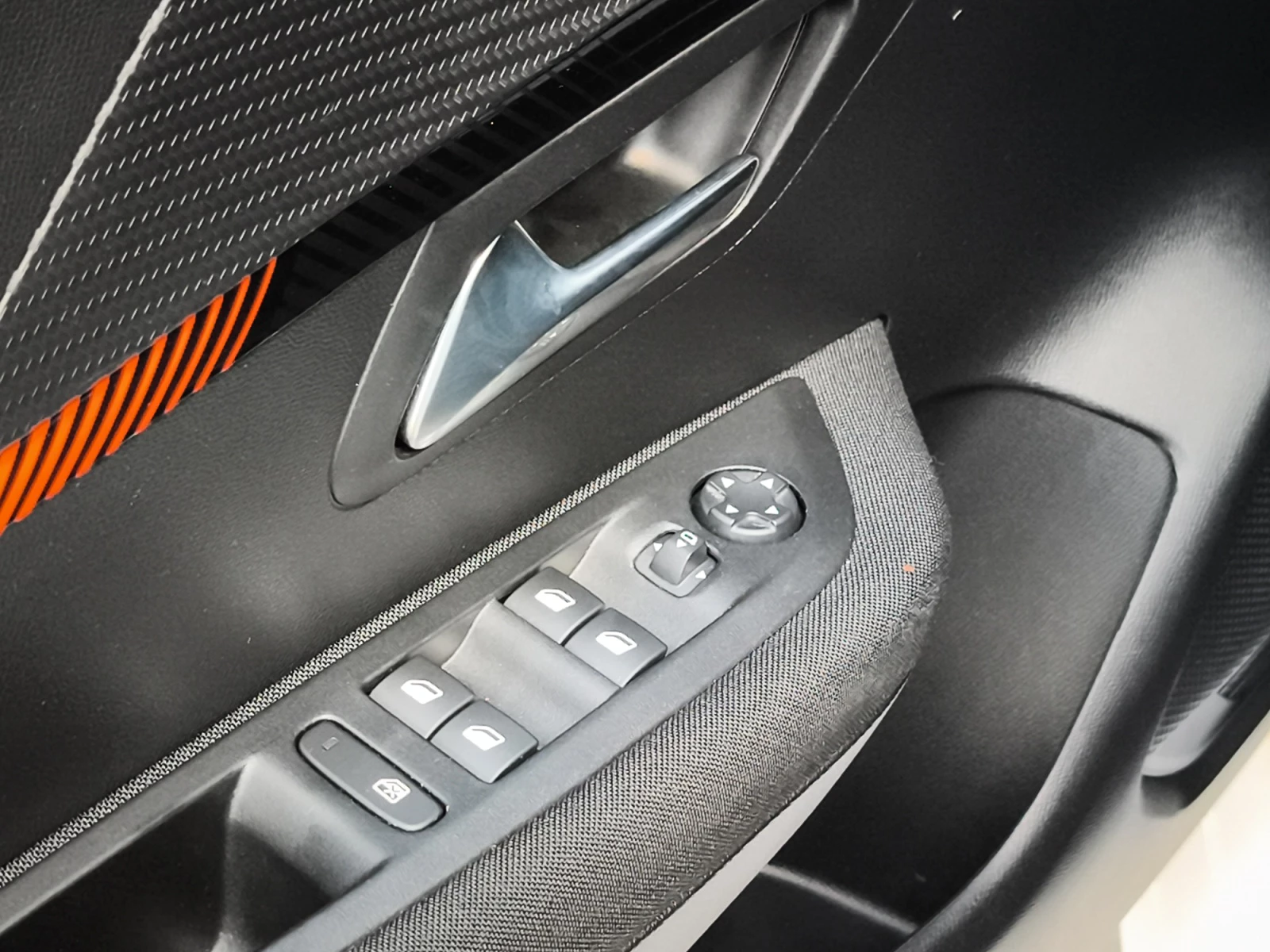 Hoofdafbeelding Peugeot e-208
