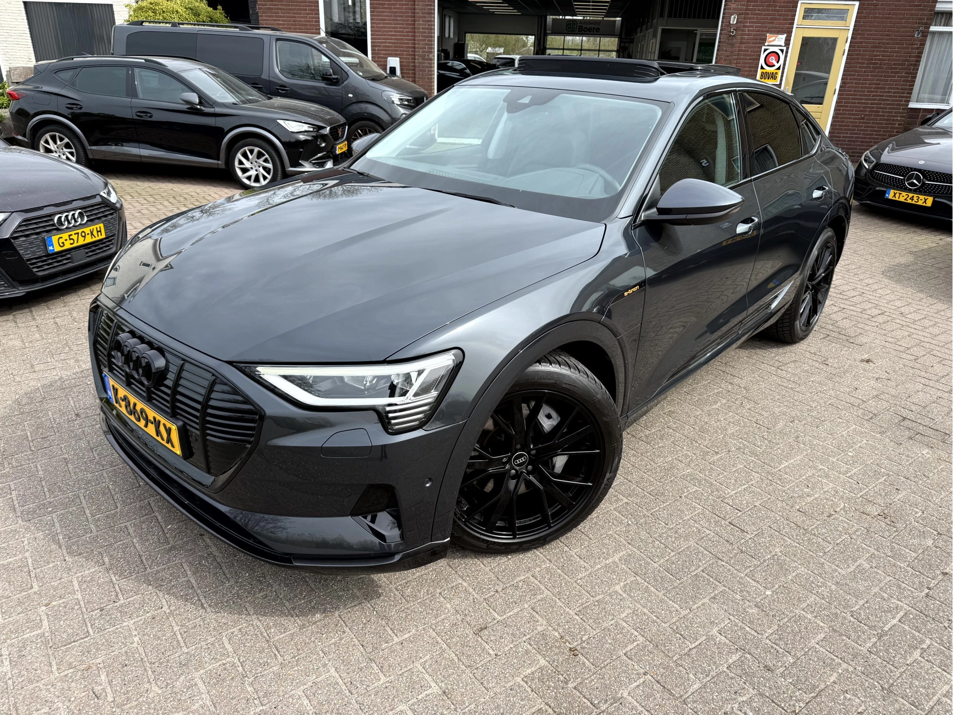 Hoofdafbeelding Audi e-tron