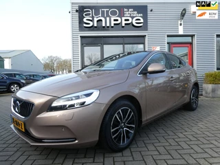 Hoofdafbeelding Volvo V40 Volvo V40 2.0 T2 Nordic+ INSCRIPTION-PANODAK-DEALERONDERHOUDEN-STOELVERWARMING-VOLLEDER-TREKHAAK
