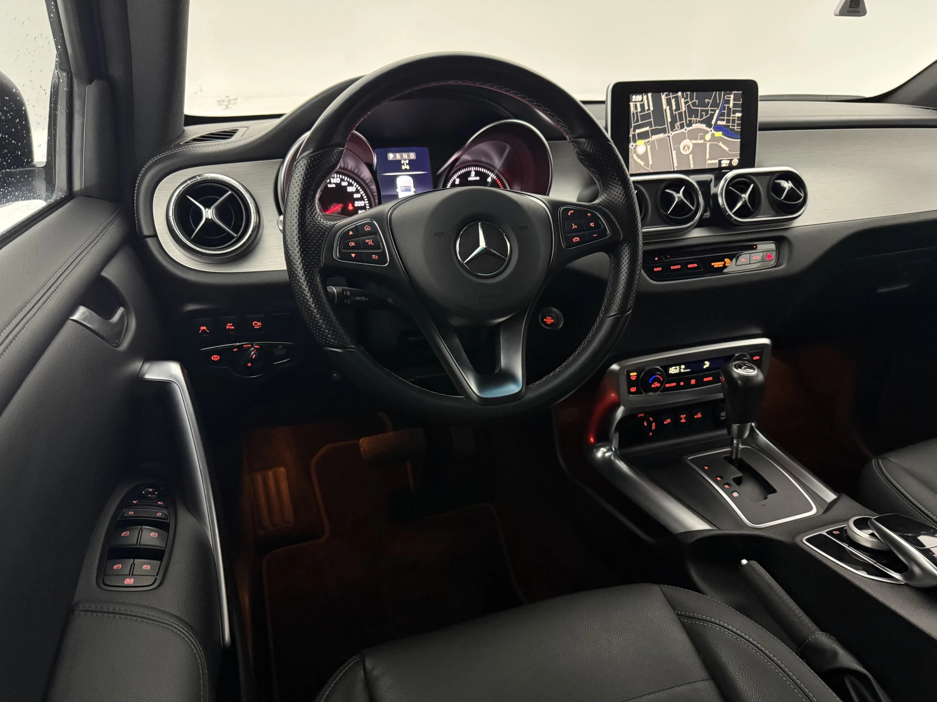 Hoofdafbeelding Mercedes-Benz X-Klasse