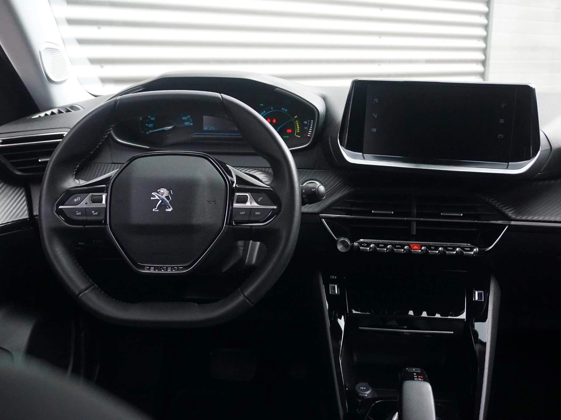 Hoofdafbeelding Peugeot e-2008