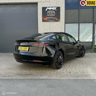 Model 3 Performance XTREME ACHTERLICHT CUSTOM STUURWIEL