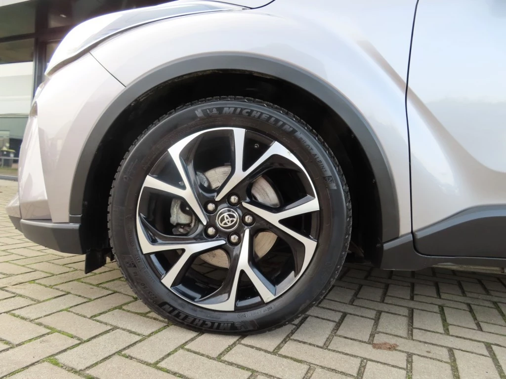 Hoofdafbeelding Toyota C-HR