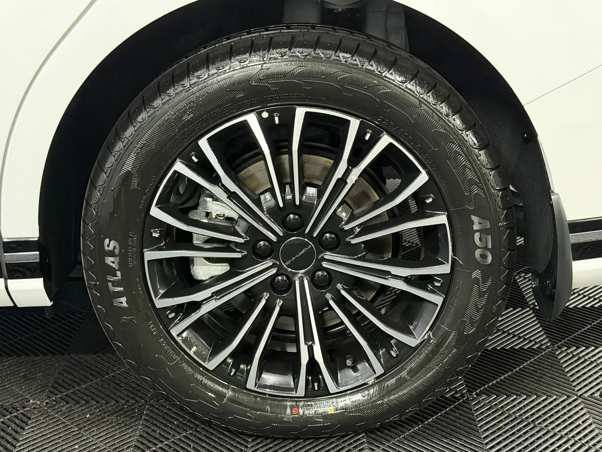 Hoofdafbeelding Forthing U-TOUR