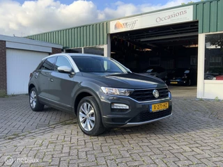 Volkswagen T-Roc 1.5 TSI,LED,VIRTUEEL,ELEKTR,ACHTERKLEP,STOELVERW,CARPLAY,NAV,150pk.