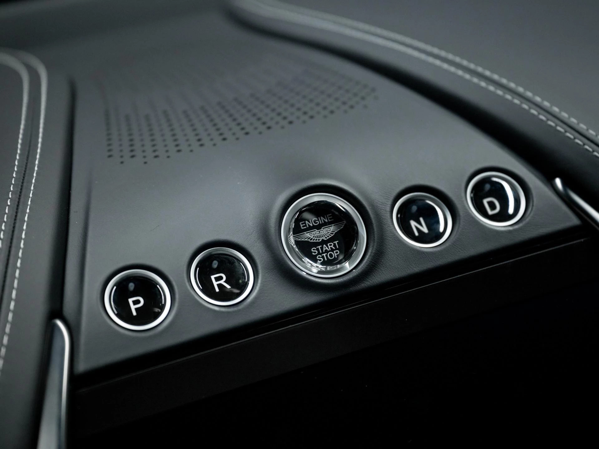 Hoofdafbeelding Aston Martin DBX