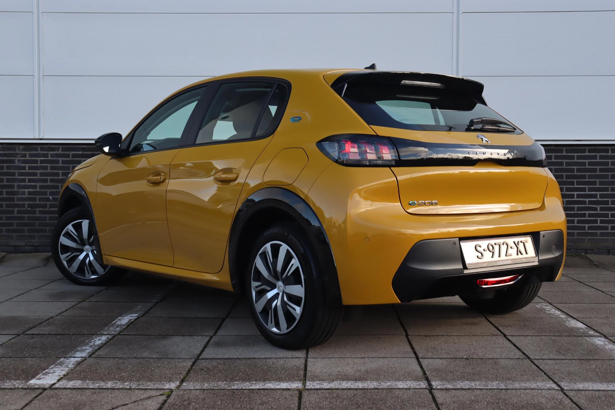 Hoofdafbeelding Peugeot e-208