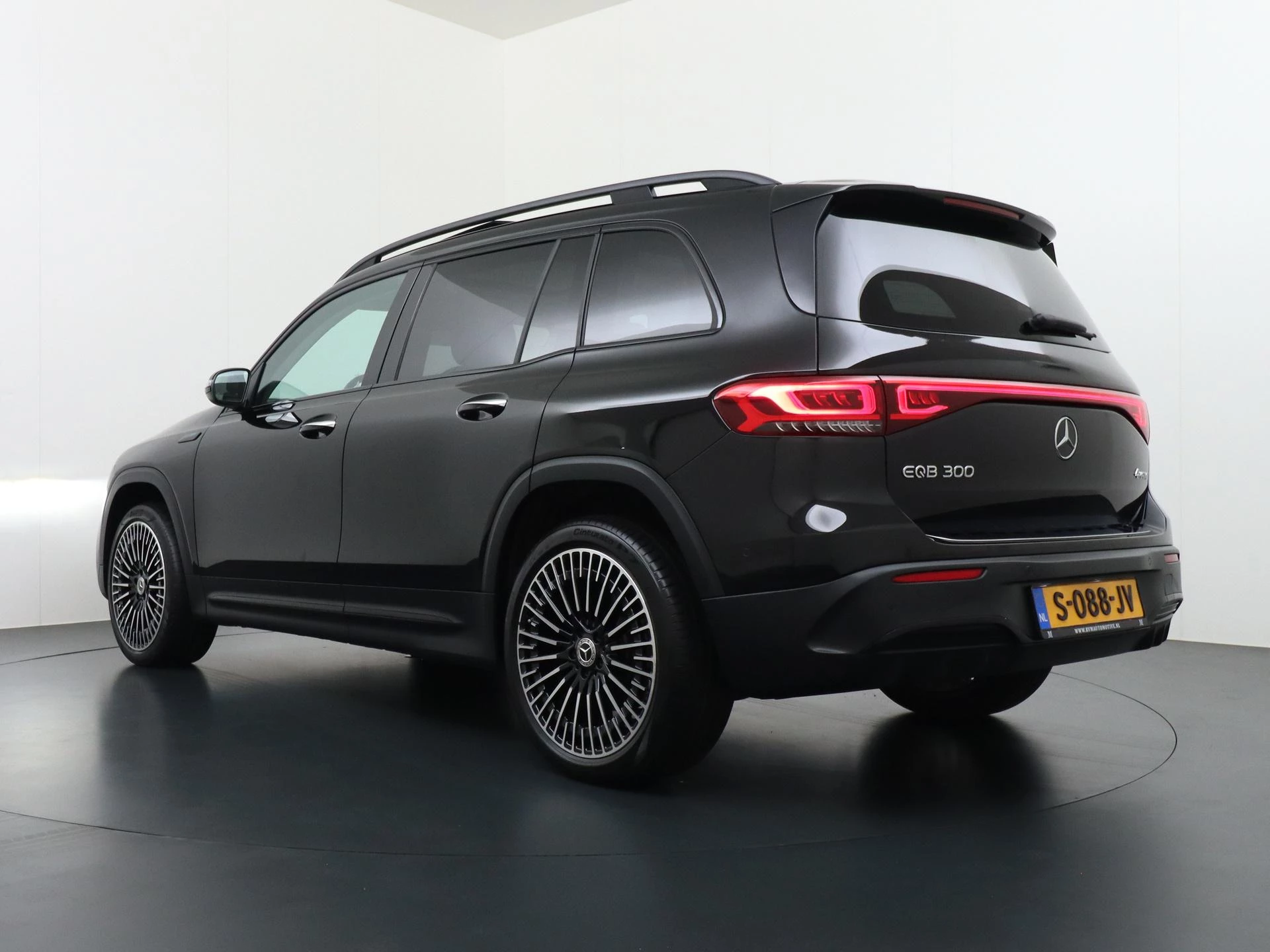 Hoofdafbeelding Mercedes-Benz EQB