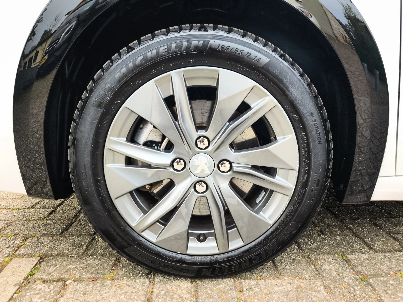 Hoofdafbeelding Peugeot e-208