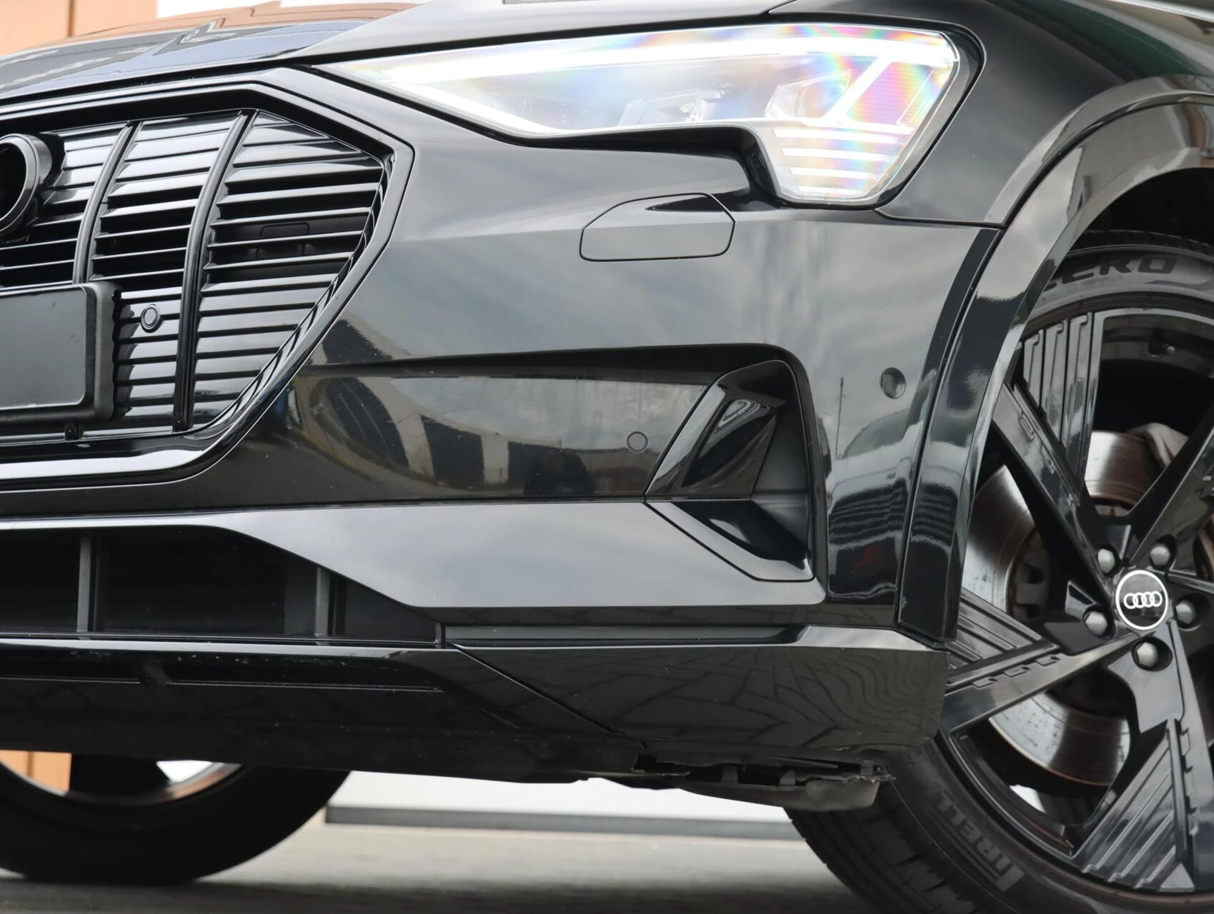 Hoofdafbeelding Audi e-tron