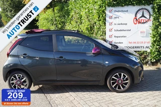 Hoofdafbeelding Toyota Aygo Toyota Aygo 1.0 VVT-i x-clusiv met open dak