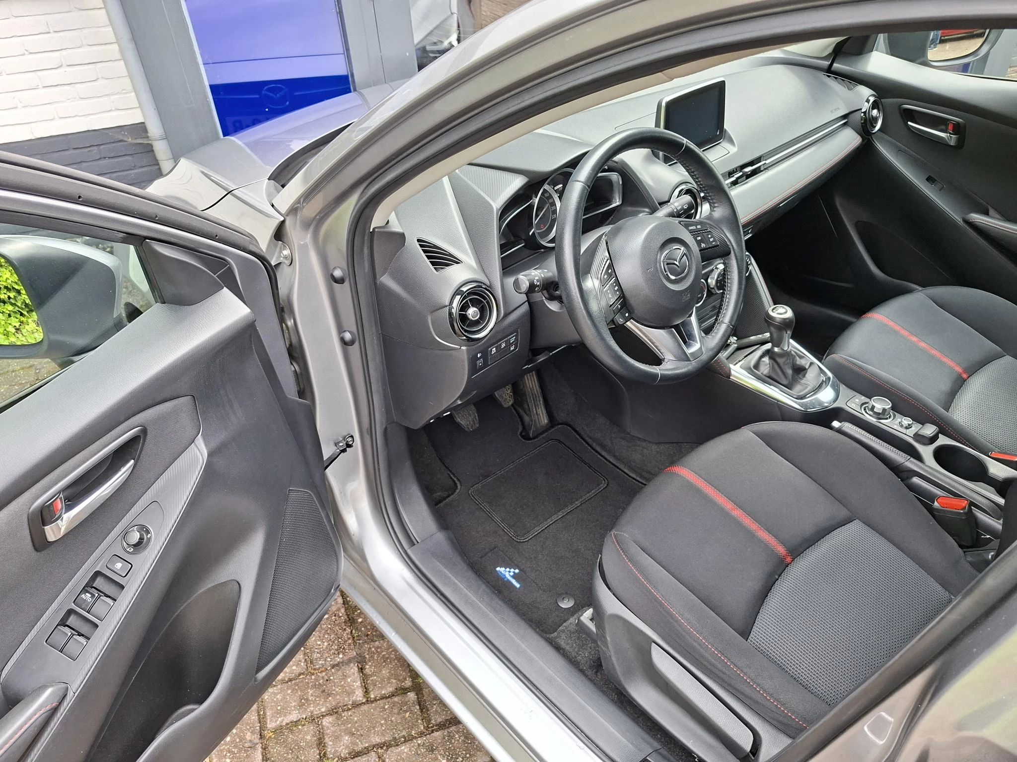 Hoofdafbeelding Mazda 2