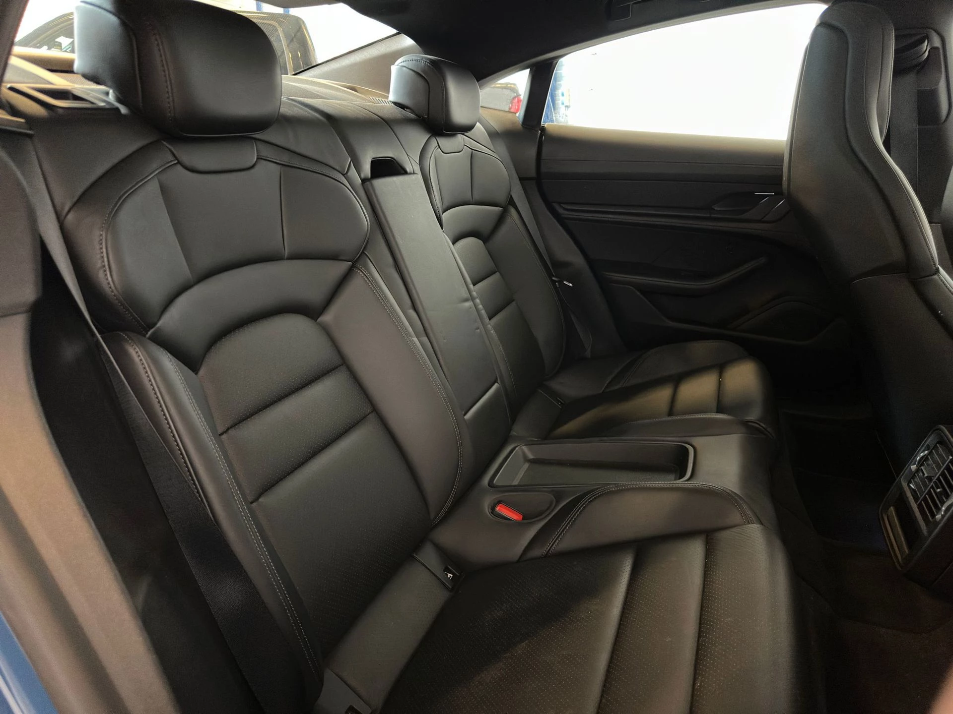 Hoofdafbeelding Porsche Taycan