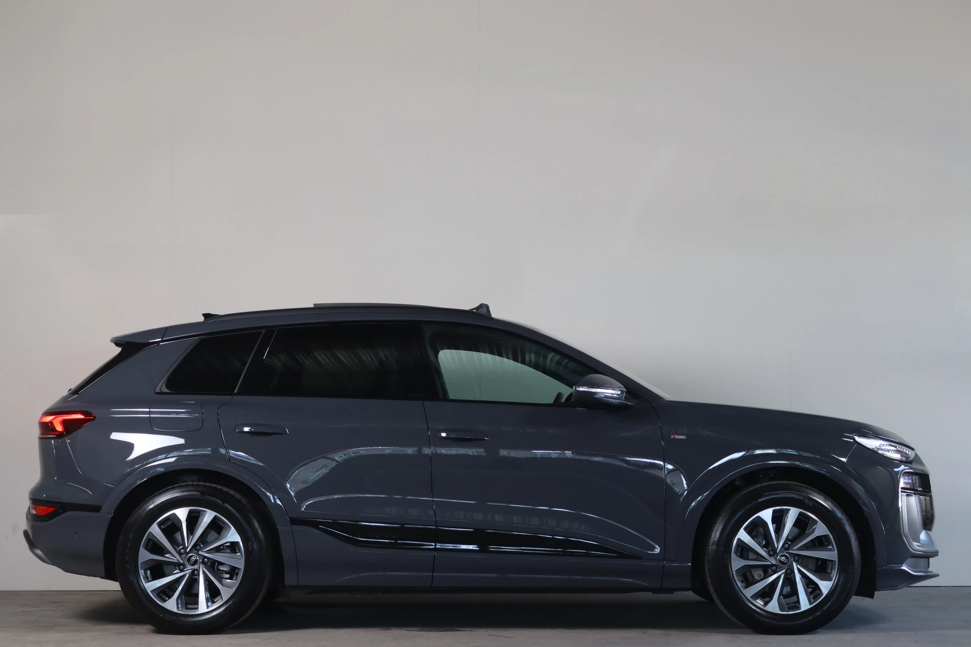 Hoofdafbeelding Audi Q6 e-tron